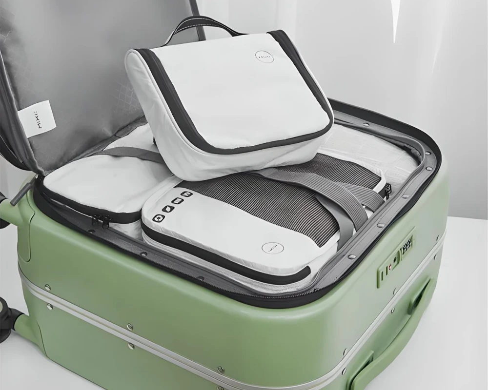 light weight suitcase